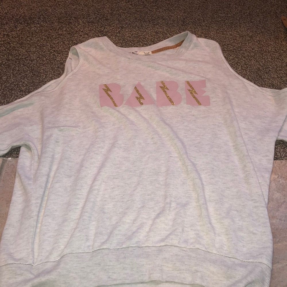 shoulder cut long sleeve